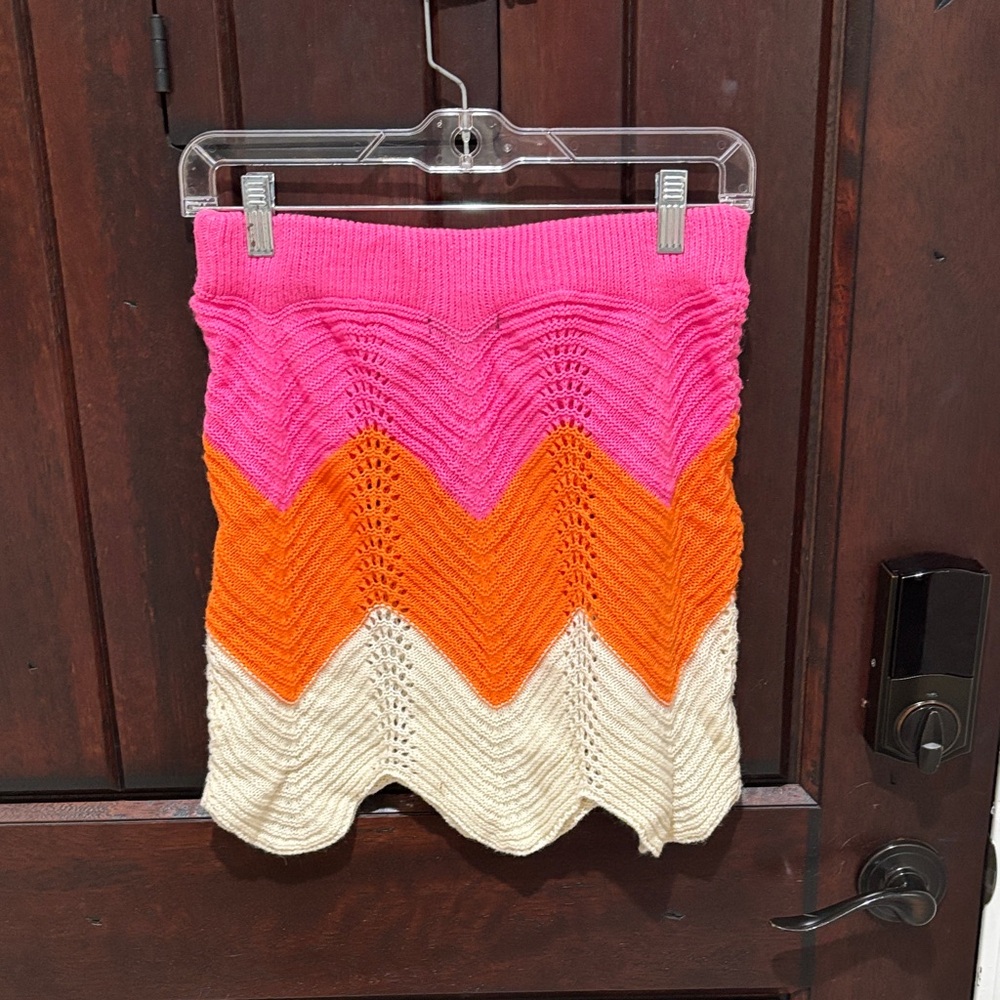 Envme Chevron Polo - Pink, Orange, Cream Outfit L - Picture 6 of 7
